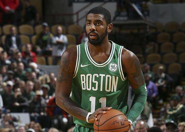 意大利上一场参加世界杯的首发11人：6人已退役，2人无球队（意大利上次世界杯首发11人中，6人已退役，2人暂无球队）