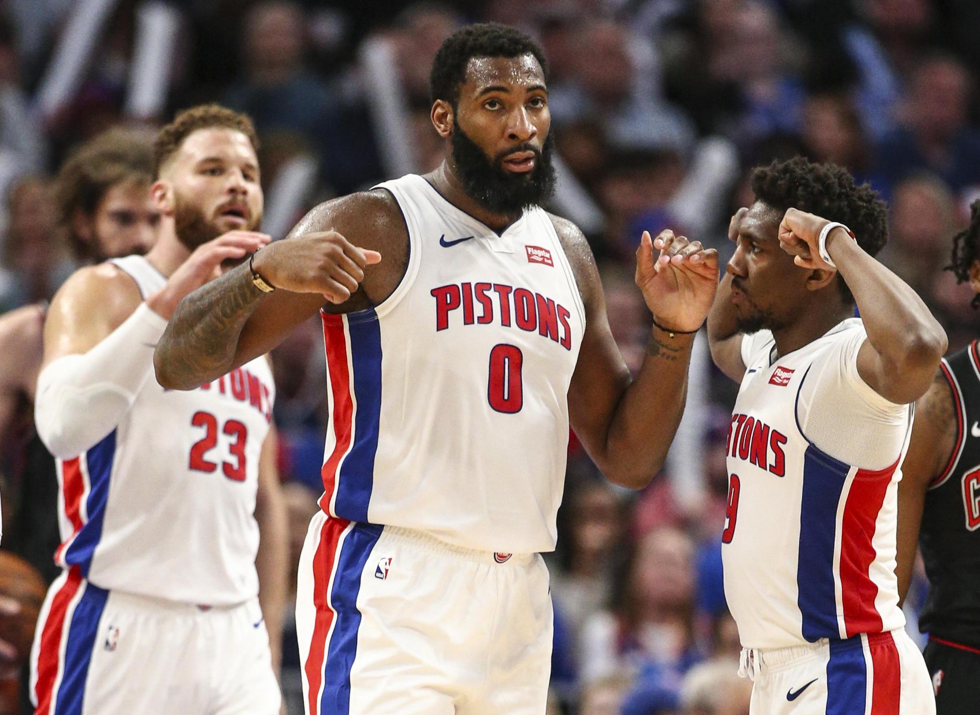 德拉富恩特：我们和皇马队医保持联系，赫伊森暂时不离队（德拉富恩特：已与皇马队医沟通，赫伊森短期内不会离队）