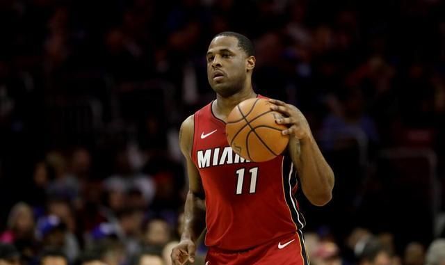 图赫尔：会找阿诺德聊聊，不过夸安萨目前竞争右后卫稍微领先（图赫尔：将与阿诺德沟通，夸安萨在右后卫竞争中略占上风）