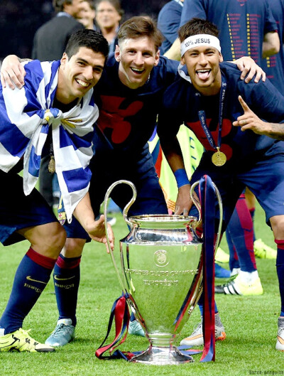 亚冠战报：蓉城惊艳逼平神户，海港晋级战在即（亚冠快讯：蓉城精彩战平神户，海港晋级关键战将至）