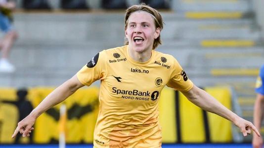 塔雷：拥有魔笛这样的导师是亚沙里的优势，我们对他充满信心（塔雷：在魔笛辅导下亚沙里更占优势，我们对他信心十足）