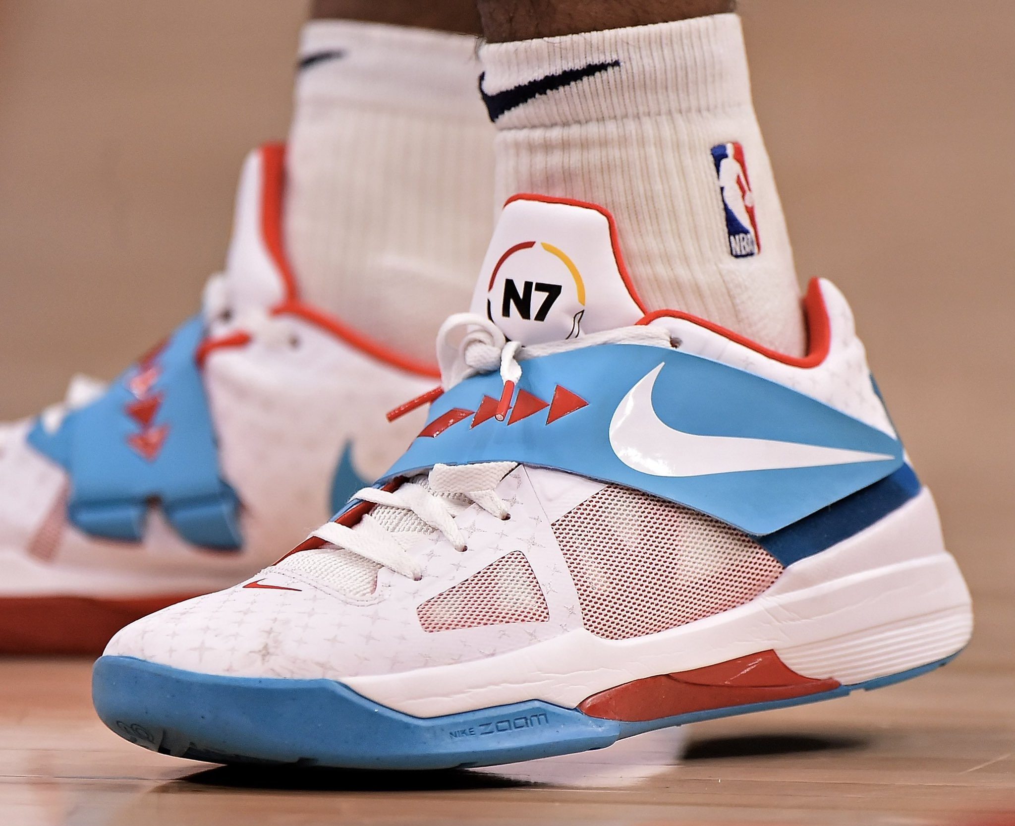 曼联计划争冠，阿莫林战术调整见效（曼联剑指冠军，阿莫林变阵初显成效）