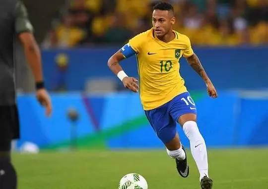 罗马诺：埃利奥特预计会回利物浦，利物浦将与维拉进行协商（罗马诺：埃利奥特有望回归利物浦，红军将与维拉展开谈判）