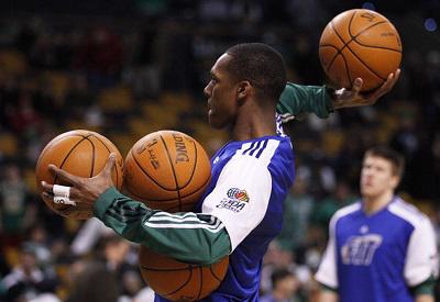 世体：在米利唐受伤后，阿森西奥成皇马唯一完全健康的中后卫（世体：米利唐伤停后，皇马中卫线仅阿森西奥仍保持完全健康）