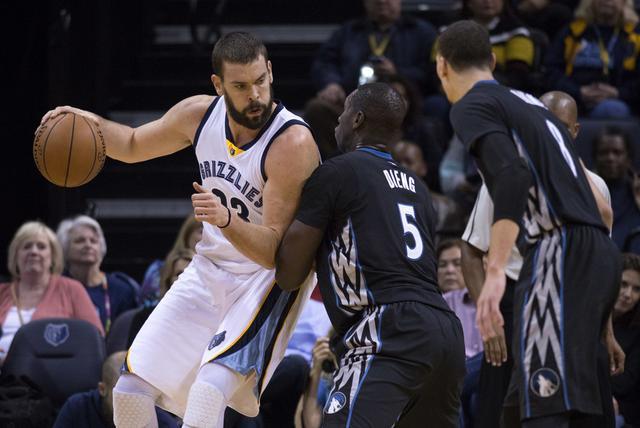 记者：库尔图瓦也伤了，将不会参加11月份国家队比赛（记者称库尔图瓦受伤，11月无缘国家队比赛）