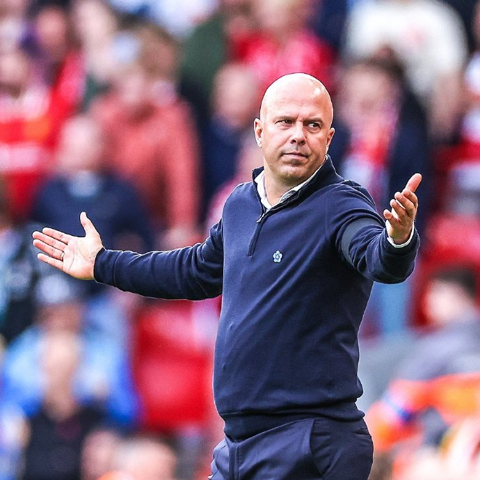 官方：马塔拉佐出任皇家社会主帅，双方签约一年半（皇家社会官宣马塔拉佐出任主教练，签约一年半）