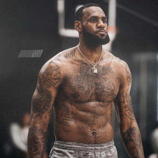 FIFA年度最佳门将候选：多纳鲁马、阿利松、什琴斯尼在列（FIFA年度最佳门将候选名单出炉：多纳鲁马、阿利松、什琴斯尼入选）