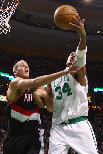 王燊超：最高兴的事是冠军留在了上海；中超整体水平在进步（王燊超：冠军留在上海最令我高兴，中超整体水平在提升）