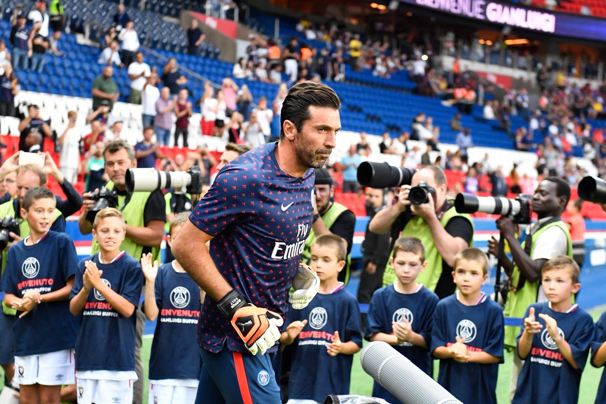 休赛期完成精准补强！媒体人：上海男篮新赛季目标为前四名（媒体人：休赛期精准补强后，上海男篮新赛季剑指前四）