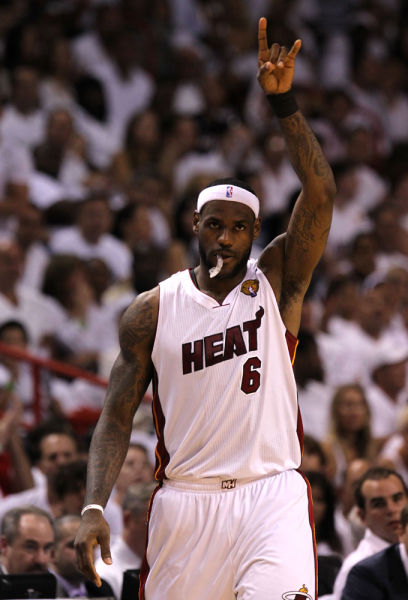 每体：巴萨计划与卡萨多涨薪续约，双方不久后将进行谈判（每体：巴萨将与卡萨多加薪续约，双方谈判在即）