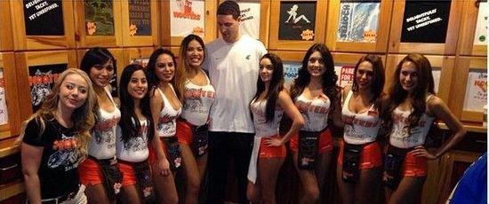 罗马诺：巴萨冬季不太可能重金引进中卫，埃永一直是考察对象（罗马诺：巴萨冬窗难砸重金签中卫，埃永仍在重点考察名单）