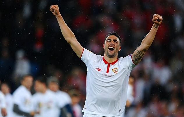 塞萨尔：齐沃为什么要换下博尼和泽林斯基？他俩明明表现最好（塞萨尔质疑齐沃换人：为何撤下博尼和泽林斯基？他们明明状态最佳）