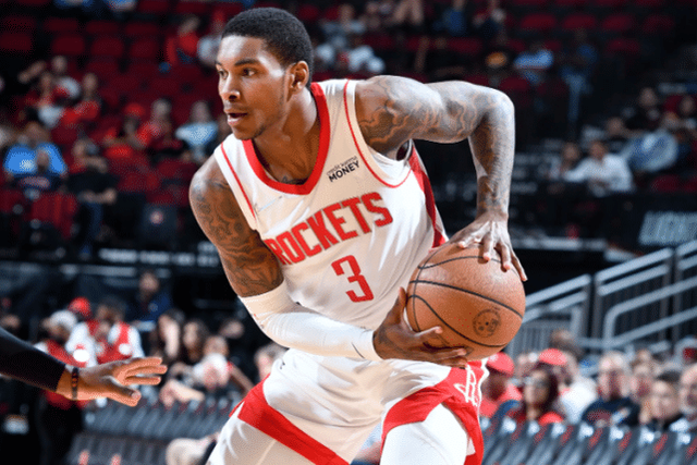 卧底？哈克斯半场10投仅1中拿到3分出现2失误 正负值-8最低（哈克斯半场低迷：10投1中仅3分、2次失误，正负值-8全队最低）