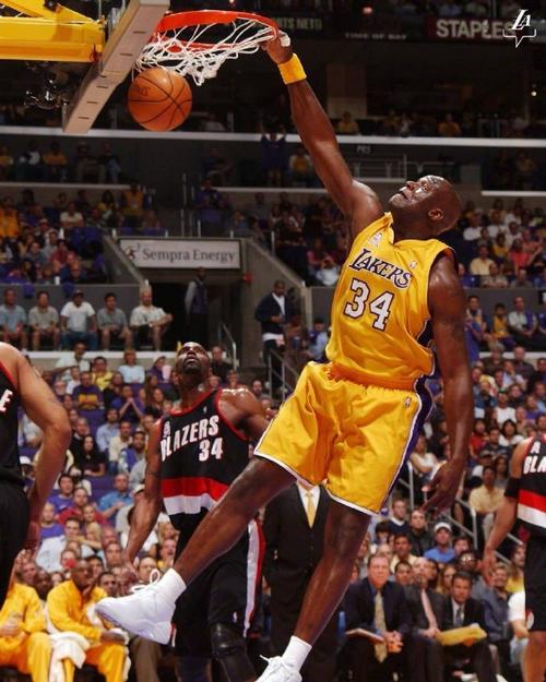 巴克利点评湖人防守痼疾，提醒火箭需补强控卫（巴克利直言湖人防守顽疾，建议火箭升级控卫）