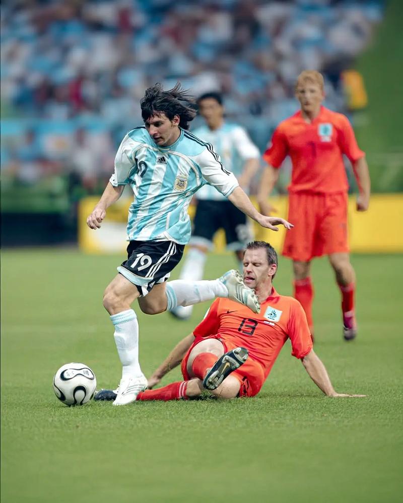 詹姆斯谈最后一攻选择：就是以正确的方式打球，没有1秒犹豫（詹姆斯谈最后一攻：坚持正确打法，零犹豫）